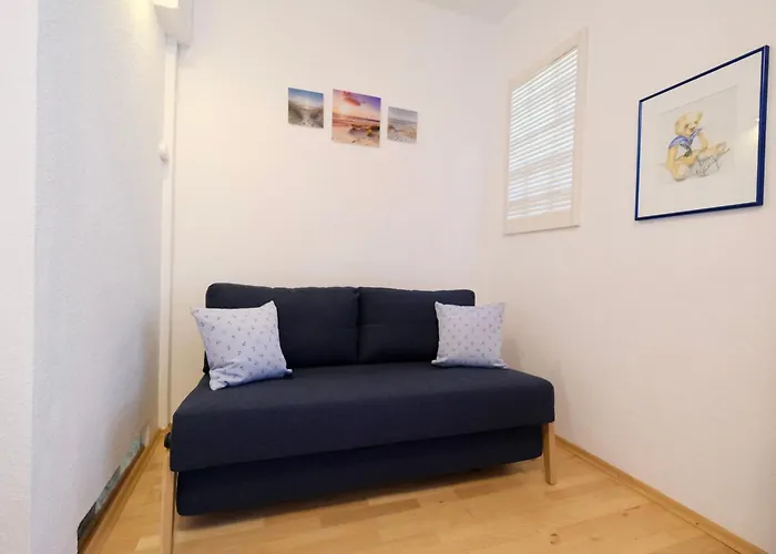 Landjaegerhaus Am Suedstrand - Wohnung 4 + 5